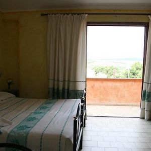Camera con letto king size